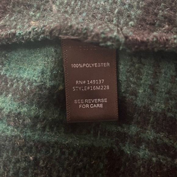 HYFVE HYFVE HYFVE Green Plaid Frayed Shawl with Hood - Picture 4 of 4